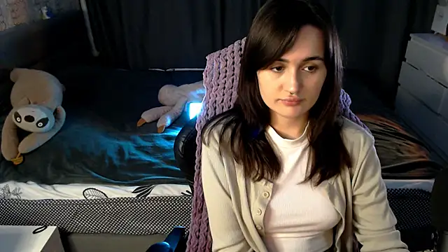 Snapshot of KiraYammy chatting on November 8, 2025, 10:30 pm KiraYammy online show from November 8, 2025, 10:30 pm