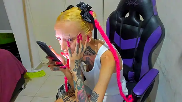 barbara anal squirt  online show from February 3, 2025, 12:36 am