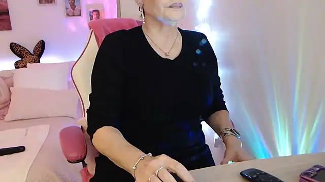 aubade246 online show from January 10, 2025, 1:31 pm