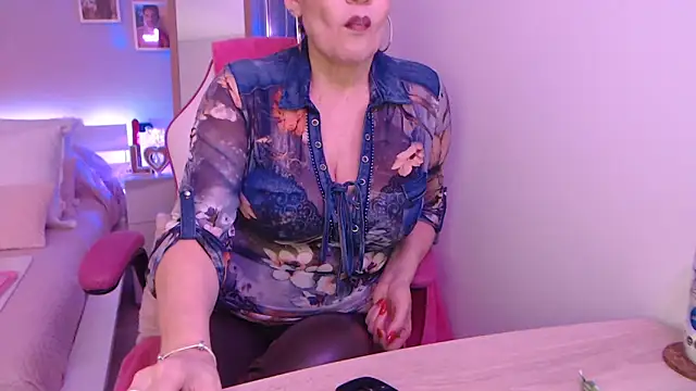 aubade246 online show from March 21, 2025, 4:29 pm