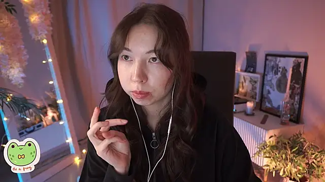 Sarah Son online show from March 17, 2025, 11:53 am
