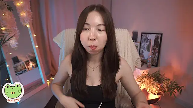 Sarah Son online show from March 18, 2025, 8:36 am