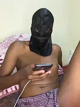 Gifttheskimaskboy online show from May 3, 2026, 5:41 pm