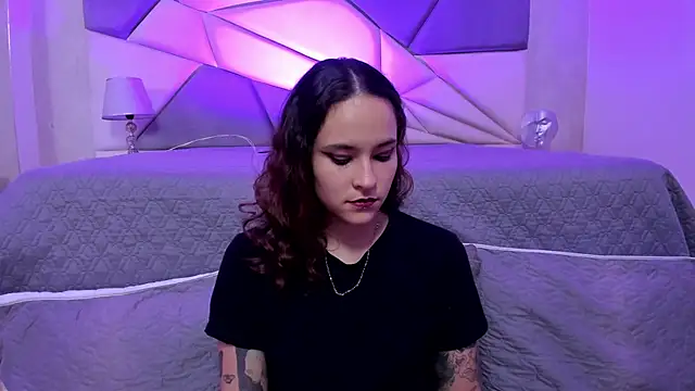 AnnyThompson  online show from February 7, 2025, 9:26 pm