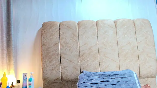 Zoe Curvy online show from January 14, 2026, 12:33 pm