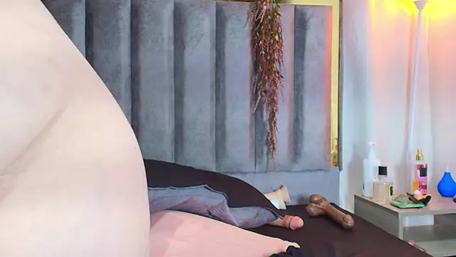 Zoe Curvy online show from February 14, 2026, 12:51 am