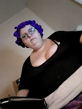 Snapshot of lady1652 chatting on October 6, 2025, 1:36 am lady1652 online show from October 6, 2025, 1:36 am
