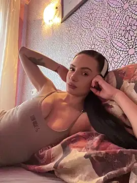 Snapshot of Kristis43 chatting on April 28, 2026, 3:50 pm Kristis43 online show from April 28, 2026, 3:50 pm