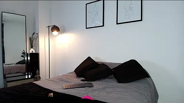 milaivanova online show from January 25, 2025, 6:35 pm