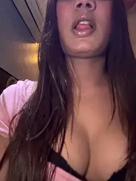 Snapshot of YourAnya chatting on November 7, 2025, 8:31 pm YourAnya online show from November 7, 2025, 8:31 pm