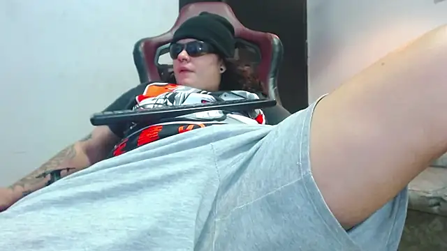 snowflake xxx online show from November 15, 2025, 5:27 am