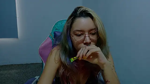 WandaDoll online show from April 7, 2026, 12:05 pm