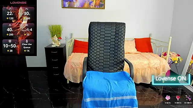 Julia Dean online show from February 7, 2025, 4:03 pm