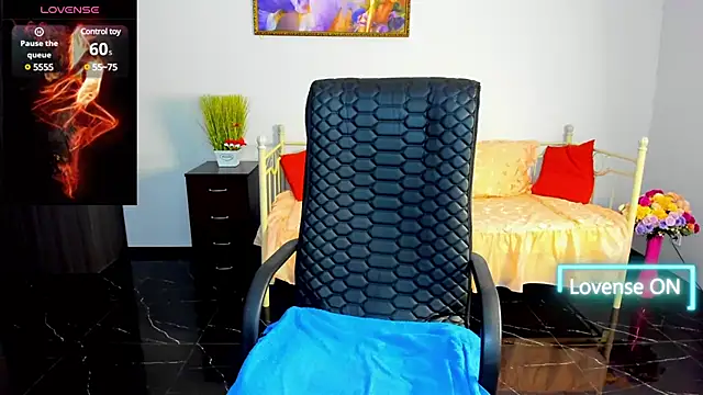 Julia Dean online show from March 18, 2025, 4:37 pm