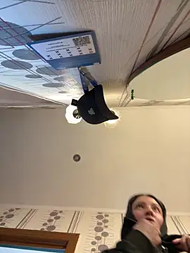 BabeRainbow online show from October 18, 2025, 9:10 am