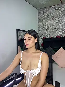 Maylin Garcia online show from February 19, 2025, 6:21 pm