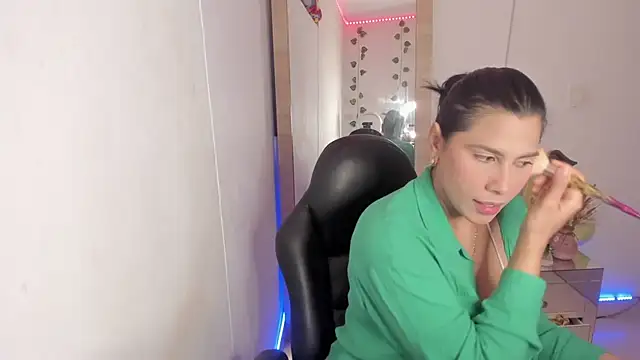 hellensexy online show from January 5, 2025, 3:55 pm