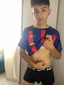 Leonarrrd 01 online show from December 19, 2024, 6:12 pm