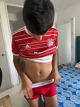 Leonarrrd 01 online show from February 7, 2025, 6:24 pm