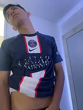 Leonarrrd 01 online show from February 8, 2025, 3:19 am