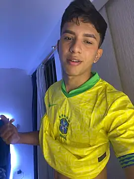 Leonarrrd 01 online show from February 16, 2025, 4:42 am