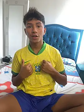 Leonarrrd 01 online show from September 23, 2025, 8:23 pm