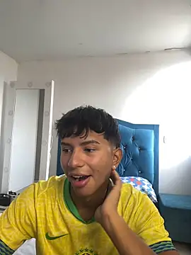 Leonarrrd 01 online show from September 27, 2025, 8:36 pm