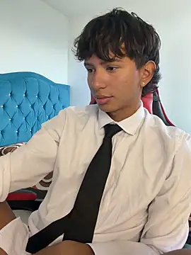 Leonarrrd 01 online show from December 1, 2025, 9:53 pm