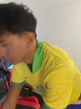 Leonarrrd 01 online show from February 27, 2026, 9:59 pm