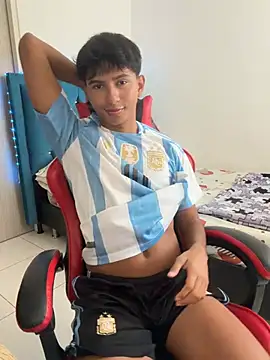 Leonarrrd 01 online show from February 28, 2026, 9:05 pm