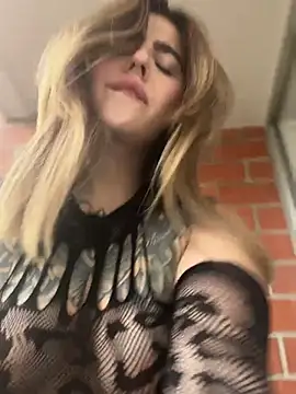 Snapshot of ValerieHilton chatting on December 31, 2024, 10:01 pm ValerieHilton online show from December 31, 2024, 10:01 pm