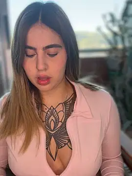 Snapshot of ValerieHilton chatting on January 22, 2025, 10:15 pm ValerieHilton online show from January 22, 2025, 10:15 pm