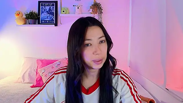 lilyy evanss online show from November 24, 2025, 8:52 pm
