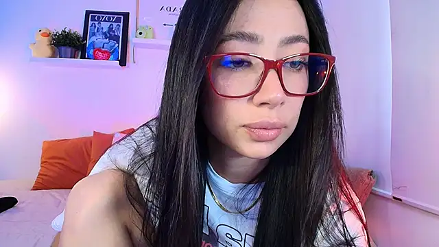 lilyy evanss online show from April 20, 2026, 10:33 pm