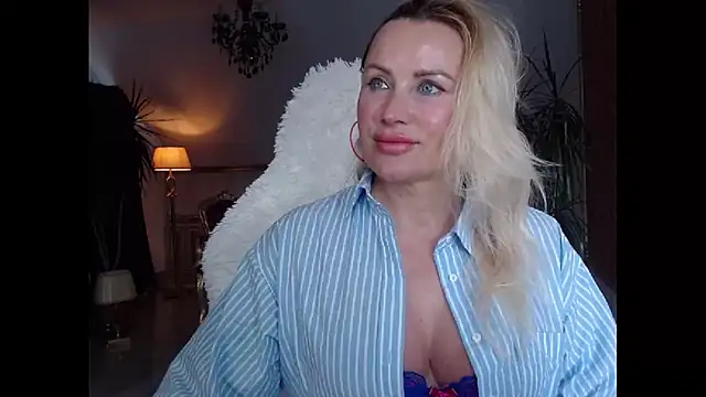 Snapshot of eyesangel22 chatting on December 23, 2024, 10:42 am eyesangel22 online show from December 23, 2024, 10:42 am