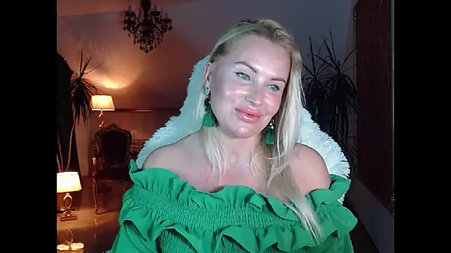 Snapshot of eyesangel22 chatting on January 10, 2025, 2:45 pm eyesangel22 online show from January 10, 2025, 2:45 pm