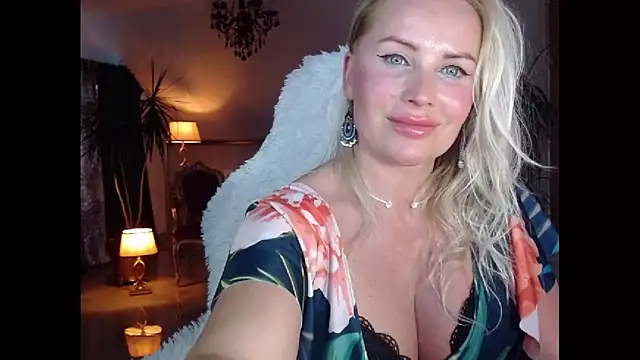 Snapshot of eyesangel22 chatting on January 14, 2025, 2:32 pm eyesangel22 online show from January 14, 2025, 2:32 pm