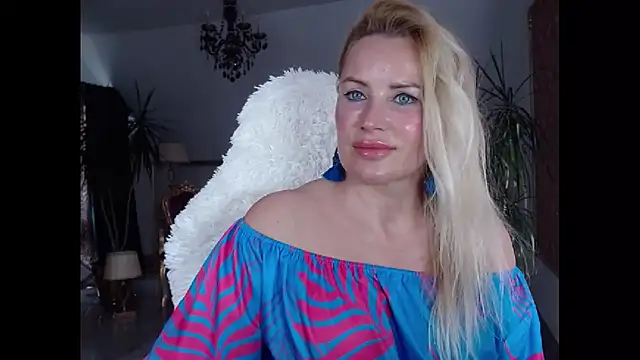 Snapshot of eyesangel22 chatting on January 24, 2025, 9:49 am eyesangel22 online show from January 24, 2025, 9:49 am