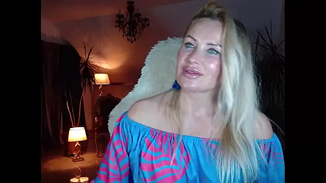 Snapshot of eyesangel22 chatting on January 24, 2025, 3:55 pm eyesangel22 online show from January 24, 2025, 3:55 pm