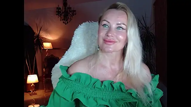Snapshot of eyesangel22 chatting on January 25, 2025, 6:23 am eyesangel22 online show from January 25, 2025, 6:23 am