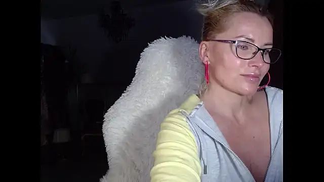 Snapshot of eyesangel22 chatting on January 26, 2025, 2:52 pm eyesangel22 online show from January 26, 2025, 2:52 pm