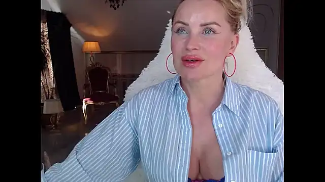 Snapshot of eyesangel22 chatting on February 8, 2025, 1:33 pm eyesangel22 online show from February 8, 2025, 1:33 pm