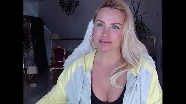 Snapshot of eyesangel22 chatting on February 9, 2025, 7:16 am eyesangel22 online show from February 9, 2025, 7:16 am