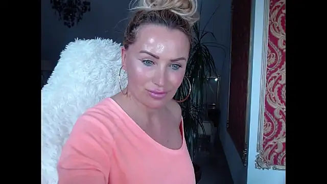 Snapshot of eyesangel22 chatting on March 13, 2025, 2:33 pm eyesangel22 online show from March 13, 2025, 2:33 pm