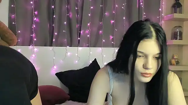 Snapshot of xDeepInLovexx chatting on February 28, 2025, 7:03 pm xDeepInLovexx online show from February 28, 2025, 7:03 pm