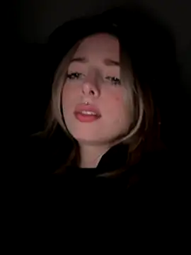 LoraaDoll online show from November 27, 2025, 2:52 pm