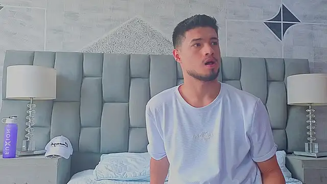 EdwardRoss  online show from September 27, 2025, 5:07 pm