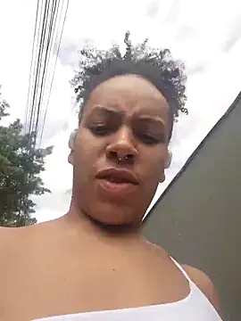 Julia Pretinha online show from September 15, 2025, 12:49 pm