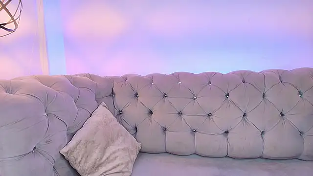 Fluffy Bubble21 online show from September 20, 2025, 3:40 am