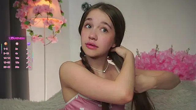 Snapshot of AmiLewis chatting on September 21, 2025, 1:07 am AmiLewis online show from September 21, 2025, 1:07 am